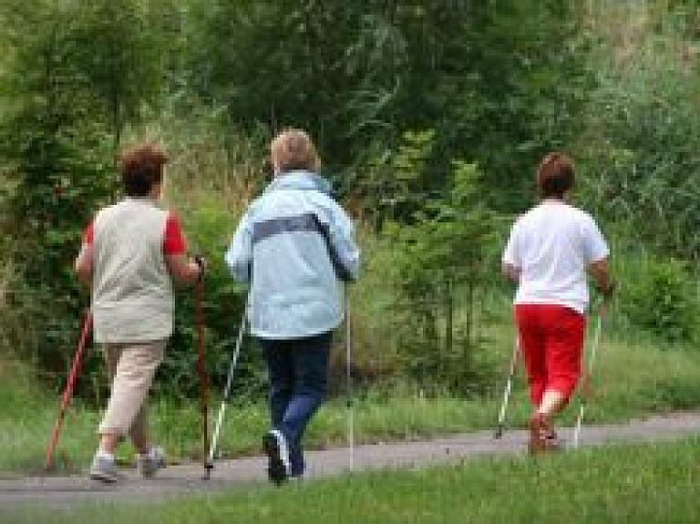 Aprīlī Mežaparkā atklās nūjošanas takas