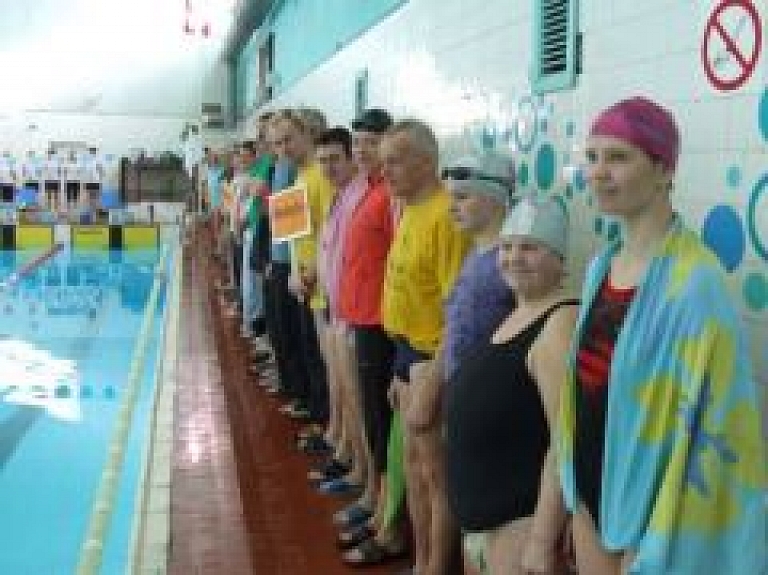 Jēkabpils peldēšanas veterāni Jelgavā izcīna medaļas