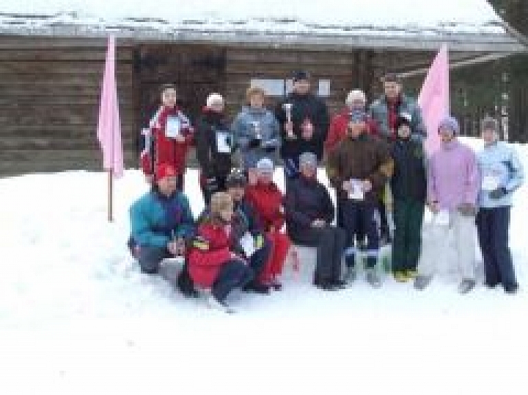 Jēkabpilī noskaidroti kausa ieguvēji distanču slēpošanā (galerija)