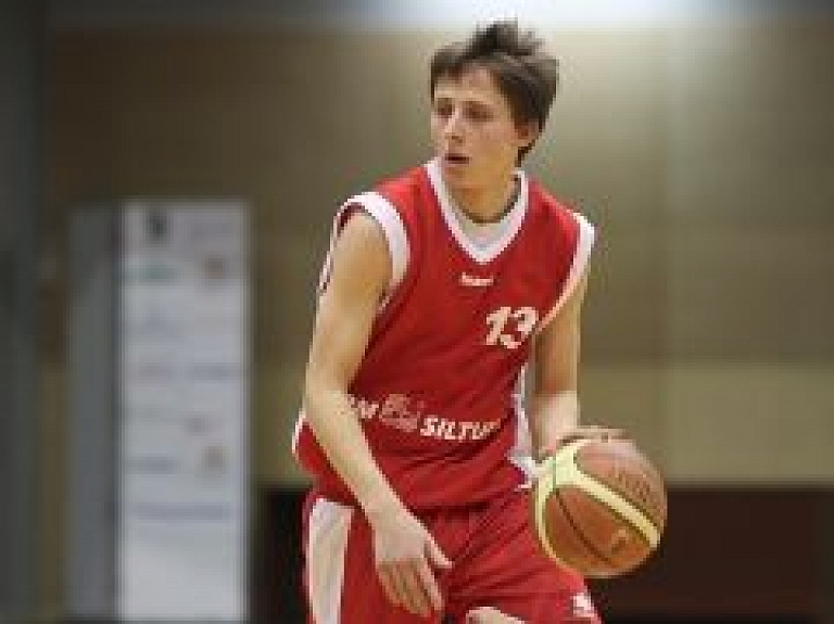 Turpinās cīņas Liepājas pilsētas basketbola čempionātā