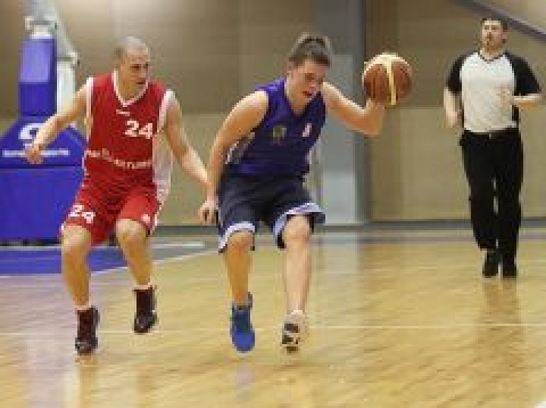 Liepājas pilsētas basketbola čempionātā vadībā izvirzās "RM Siltums"