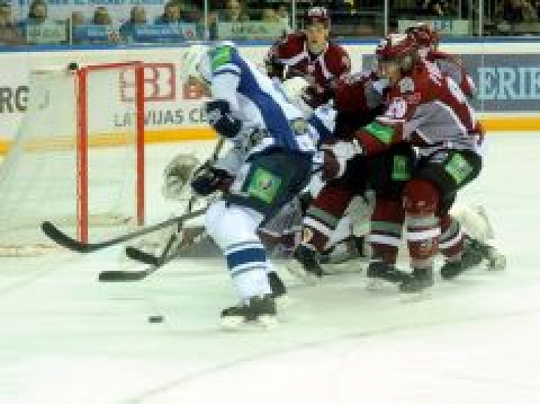 Rīgas Dinamo ar rezultātu 2:1 papildlaikā pārspēj Maskavas Dinamo komandu