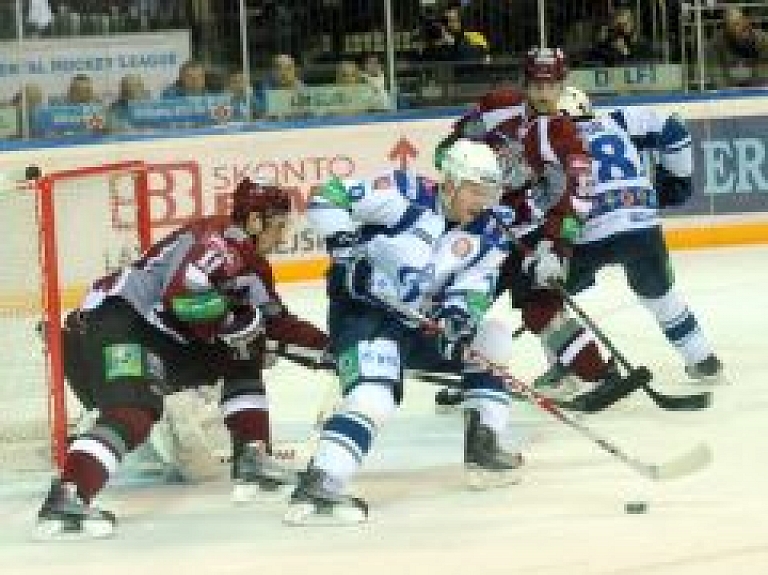 Rīgas Dinamo sagrauj "maskaviešus"
