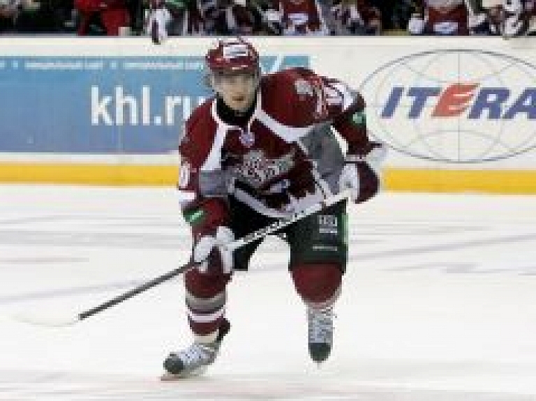 KHL iekļauj Lauri Dārziņu Zvaigžņu spēles sastāvā