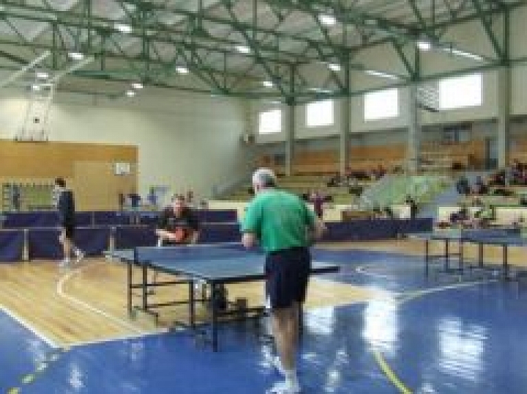 Jēkabpils atklātais čempionāts galda tenisā pulcē 55 dalībniekus