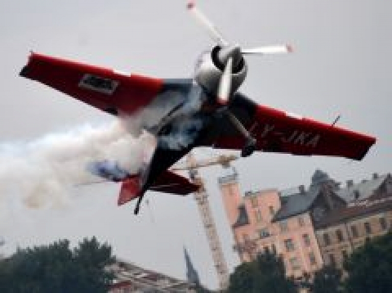 Šogad Rīgas svētku laikā notiks aerobātikas elites formulu sacensības
