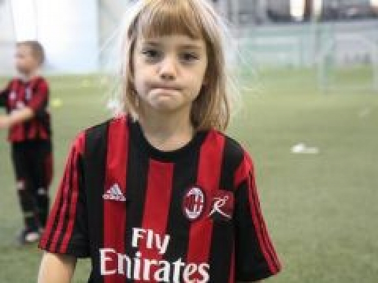 Futbola skola "Metta" meklē atbalstu meiteņu futbola komandas izveidošanai (galerija)