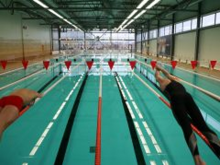 Jūrmalā noslēdzies jauno peldētāju Ziemassvētku čempionāts