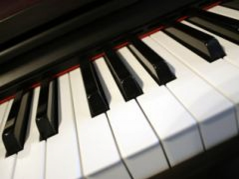 Valmieras Mūzikas skola aicina pieteikties 16. Starptautiskajam pianistu konkursam