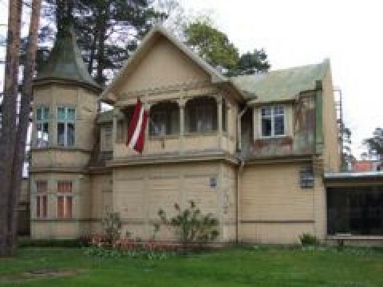 Šodien Raiņa un Aspazijas vasarnīcā notiks grāmatas "Aspazija? Aspazija..." atvēršanas svētki