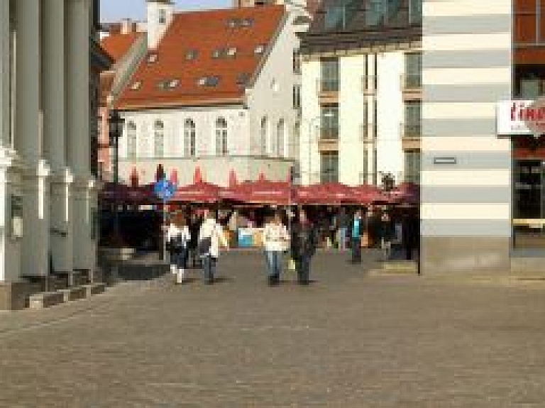 Šodien Rīgā labdarības akcijā tiks vākti ziemas apavi bērnunamu bērniem