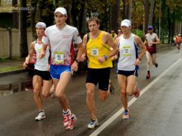 Renārs Roze no Ogres tradicionālajā Florences maratonā ieguvis 12.vietu