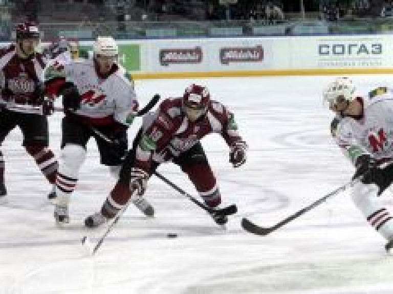 Rīgas "Dinamo" izcīna ceturto uzvaru pēc kārtas