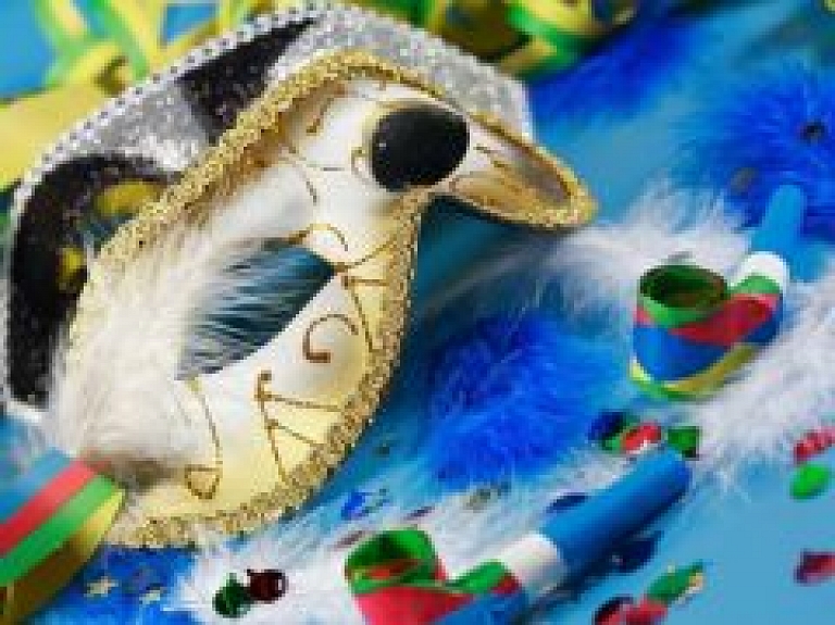 Tradicionālajām Ziemassvētku ballēm Jelgavas pilī šogad 25 gadu jubileja