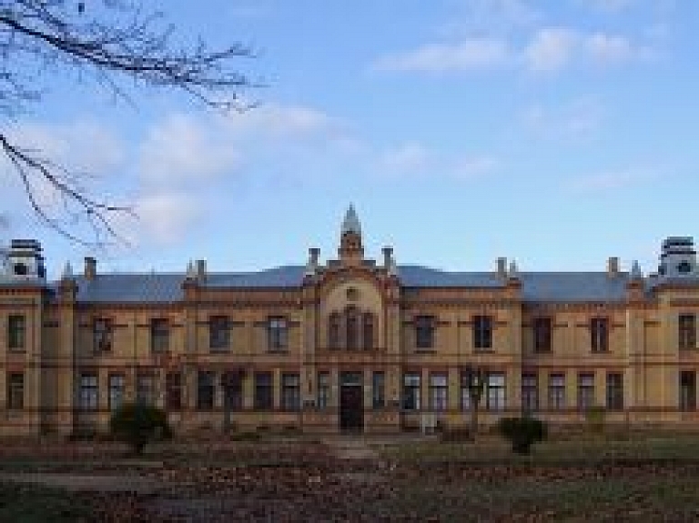 Valmieras Valsts ģimnāzijā viesojās kolēģi no Ventspils