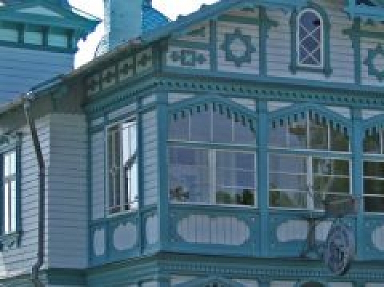 Aspazijas mājā atklās stikla mākslinieces Ievas Strazdiņas izstādi "Ziemas miegs"