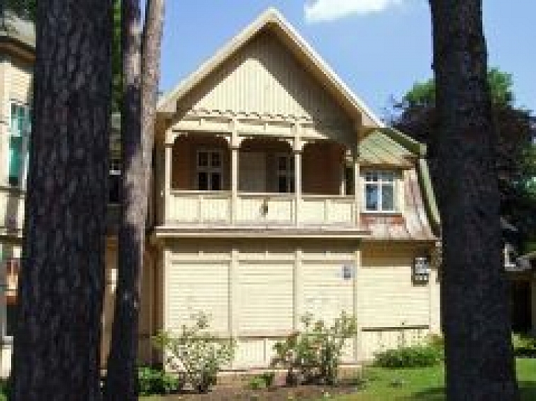 Nākamnedēļ Raiņa un Aspazijas vasarnīcā dzeju runās Latvijas 10.Saeimas deputāti