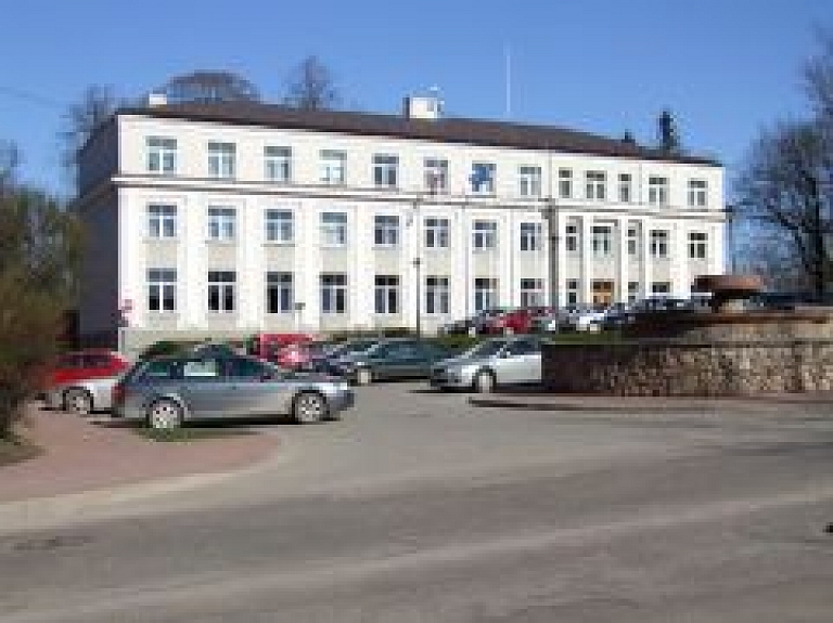 Atbalsta Valmieras un tās apkārtnes tūrisma veicināšanas padomes izveidi