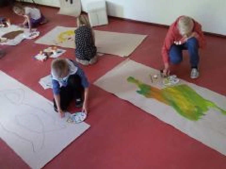 Atklās bērnu darbu izstādi par veselīgu dzīvesveidu