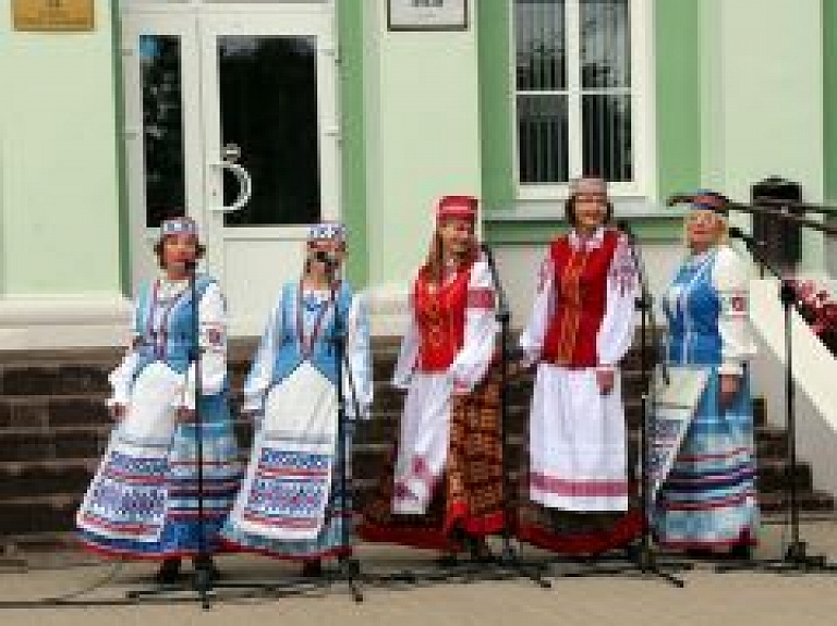 Aizvadīts Baltkrievu dziesmu un deju festivāls "Fest" Dagda – 2015