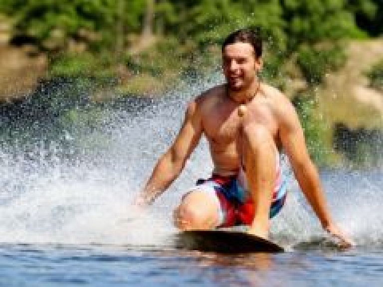 BB wakepark Liepājā varēs nakšņot kempinga mājiņās