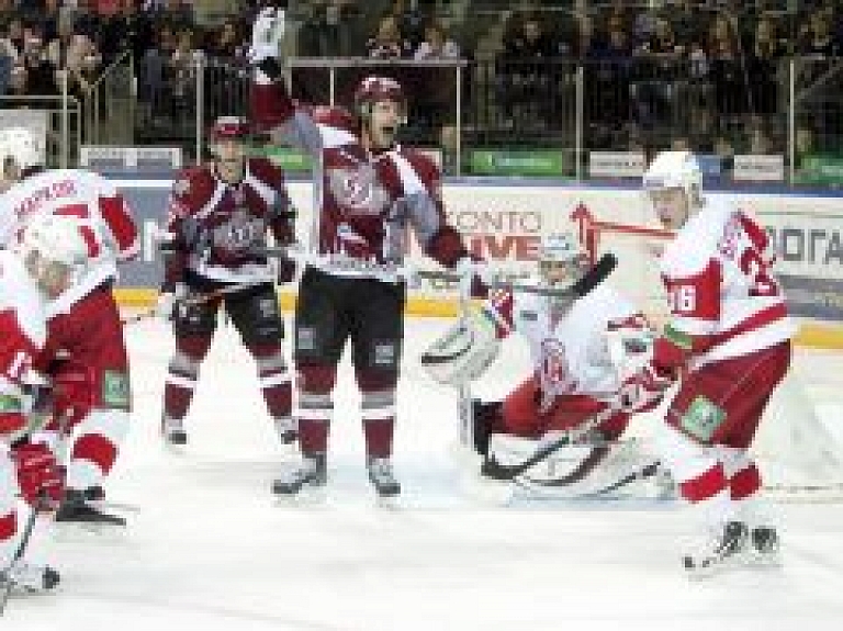 Rīgas "Dinamo" piedzīvo zaudējumu pret KHL vājāko komandu Čehovas "Vitjaz"