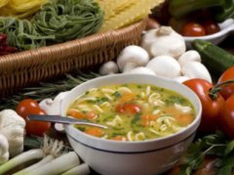 Šodien Kalnciema ielas koka rekonstruētajā kvartālā notiks tirdziņš "Internacionālā virtuve"