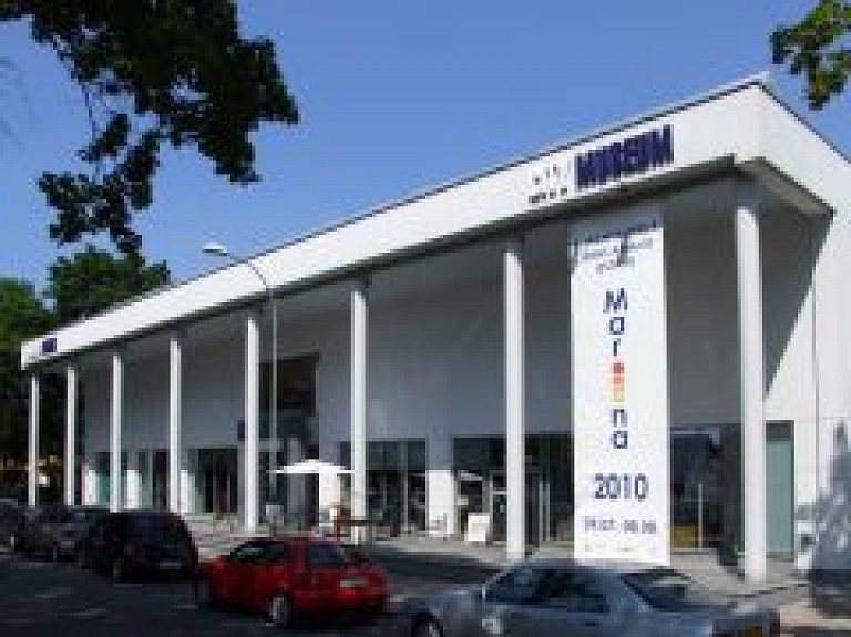 Šodien Jūrmalas pilsētas muzejā atklās Laines Kainaizes personālizstādi "Ceļi. Krustceļi"