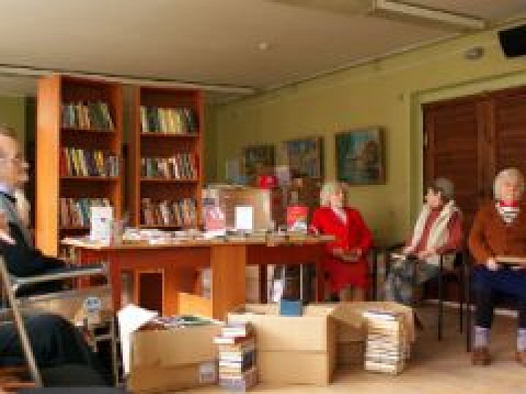 No saziedotajām grāmatām izveido bibliotēkas slimnīcā un veco ļaužu pansionātā