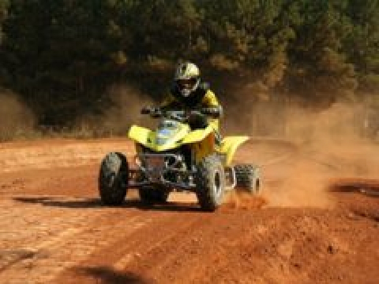 Zaubē noslēgušās Moto Piedzīvojumu sacīkstes