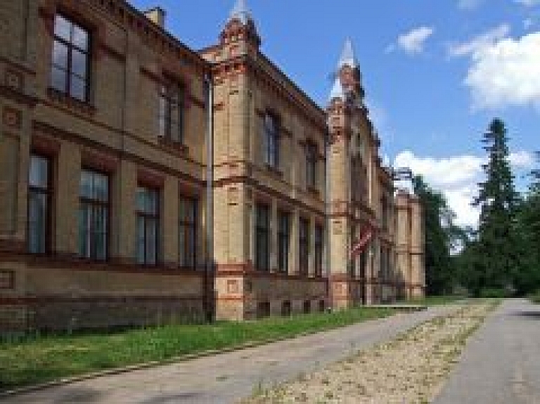 Valmieras Valsts ģimnāzijas pārstāvji piedalīsies "Draudzīgā aicinājuma balvas" noslēguma pasākumā