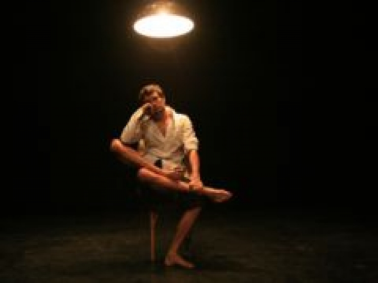 Šodien Rīgā ar divām izrādēm viesojas jaunais cirks no Francijas