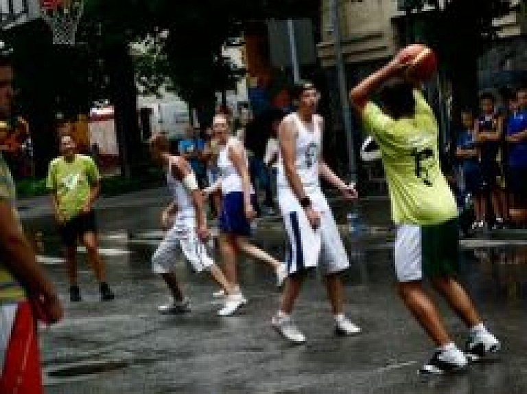 Jelgavnieki aicināti piedalīties Ziemieļvidzemes ielu basketbola vasara 2010 fināla posmā Rīgā!
