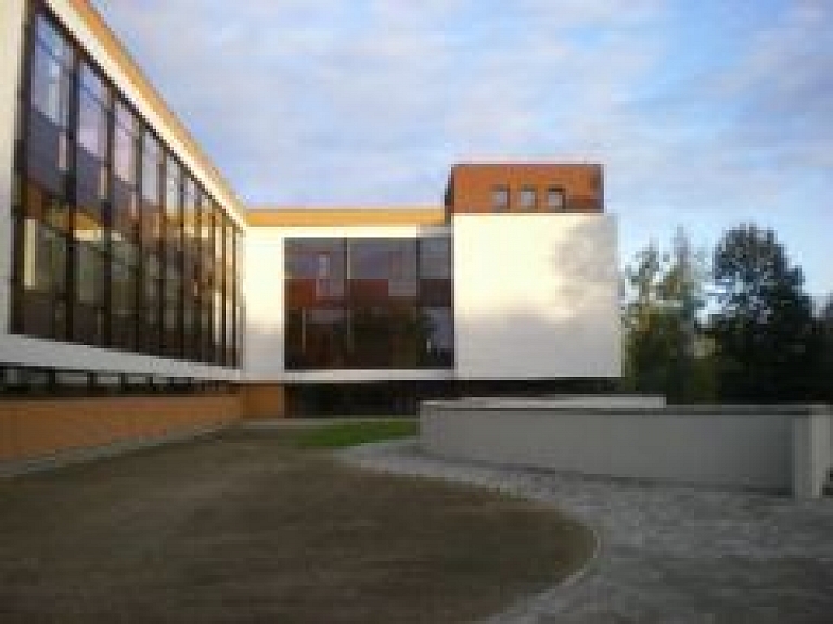"Latvijas Energoceltnieks" pabeidz Valmieras pamatskolas būvniecību
