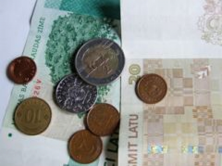 Daugavpils pilsētas dome sāk izmaksāt pabalstu ģimenēm ar bērniem jaunā mācību gada sākumā