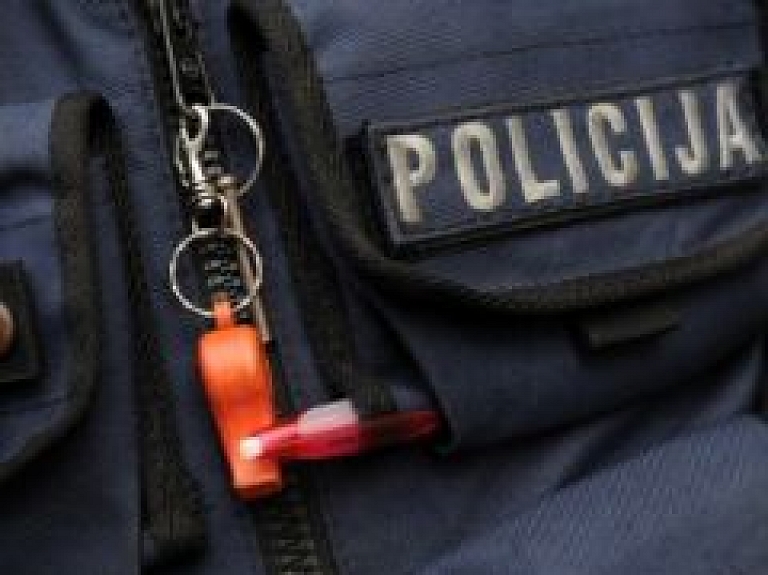 Rīgā pirms skolas sākšanās atgādinās bērniem par drošību