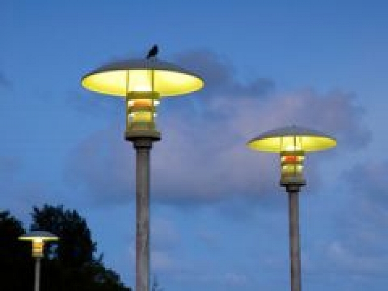 Šodien Rīgā uzstādīs Laimes laternu