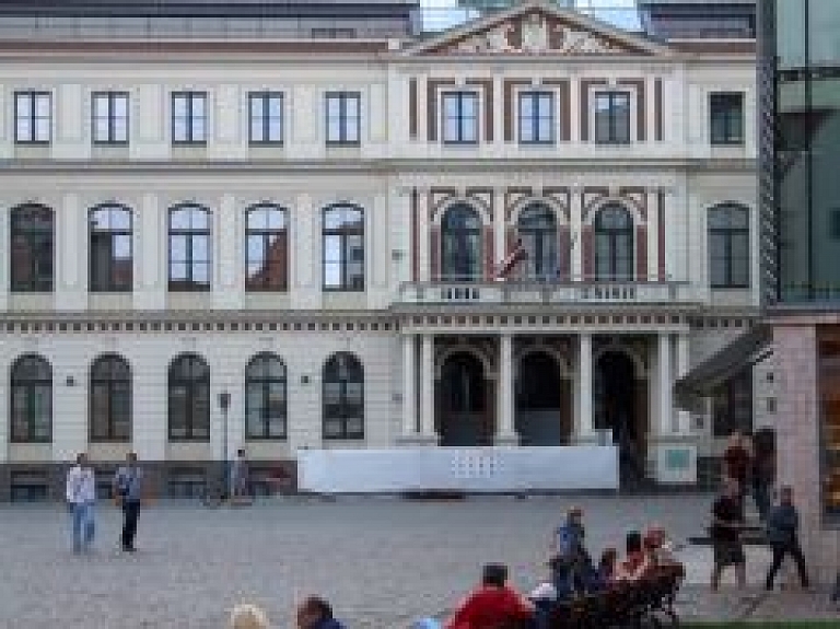 Rīgas svētku ietvaros notiks seno spēkratu parāde "Rīga Retro"