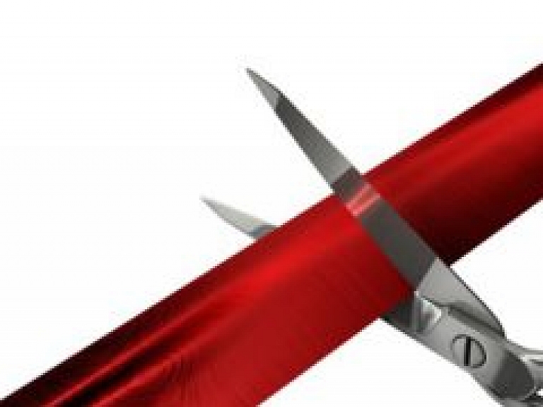 Aicina uz laikmetīgās literatūras un mākslas izstādes "Vilciens vēl nav aizgājis" atklāšanu