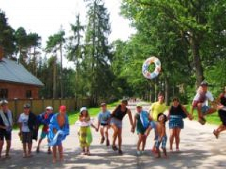 Valmierā noslēgusies diennakts nometne bērniem "Piedzīvojumu virpulī 2010"