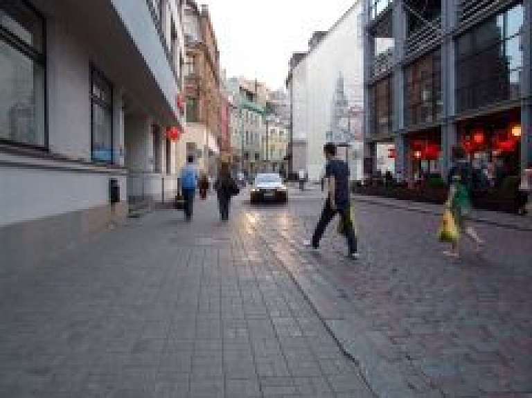 Lielo leļļu gājienā Rīgas svētkos pulcēsies dažādu uzņēmumu talismani