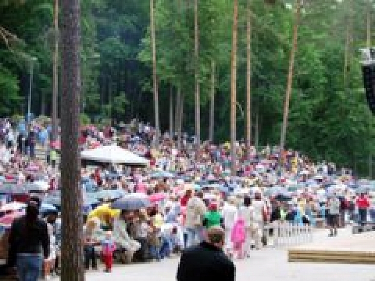 Šovakar Valmierieši ar dziesmu aicināti cīnīties par titulu "Latvijas skaļākā pilsēta"