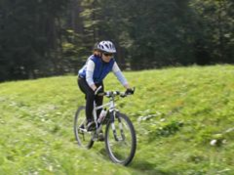 Aizvadīts pirmais veloizturības treniņš Ogres apkārtnē