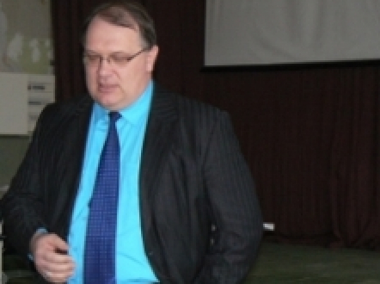 Valmierā  viesojas Daugavpils Universitātes rektors Arvīds Barševskis
