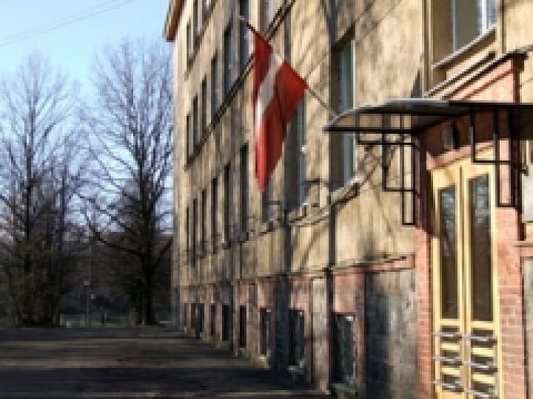 Valmieras 5. vidusskola aicina pirmklasniekus