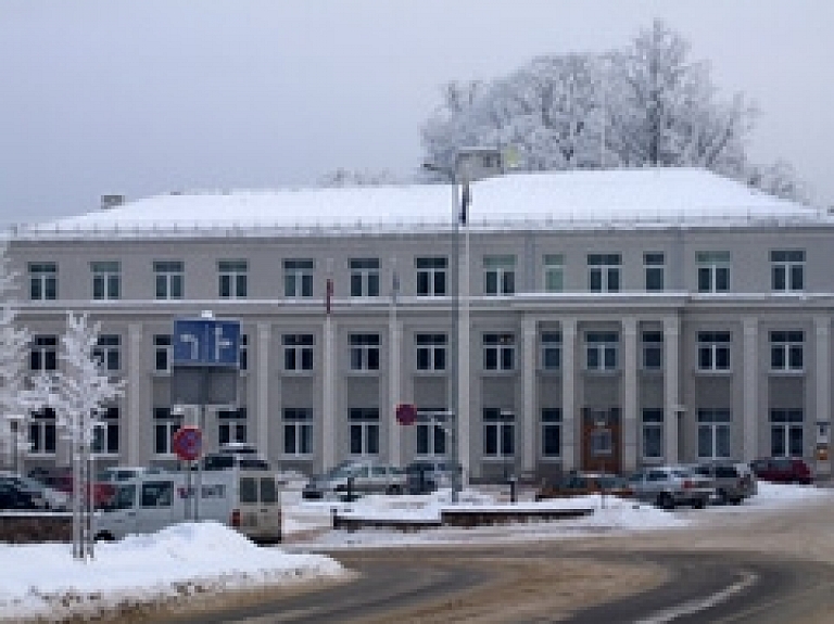 Jaunieši aicināti pieteikties Ēnu dienai Valmieras pilsētas pašvaldībā
