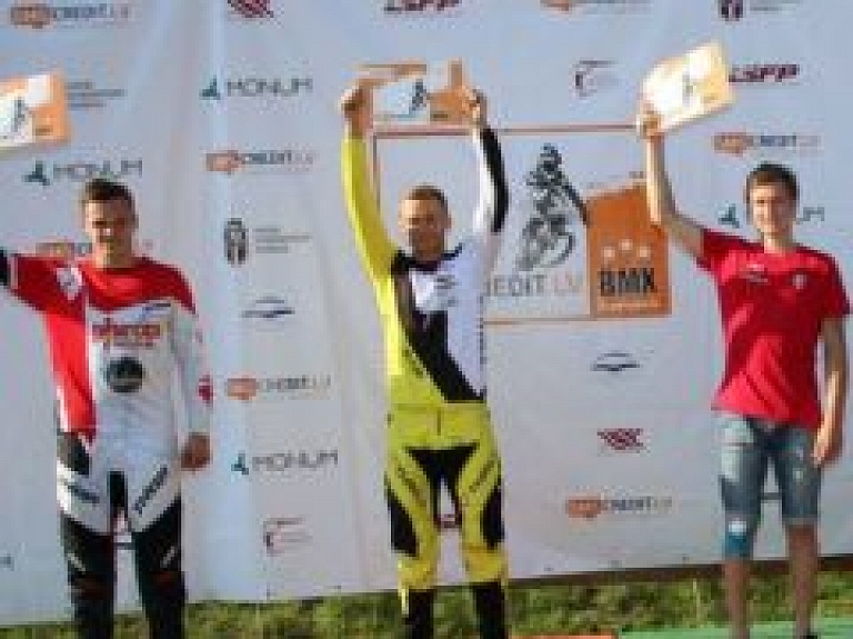 Treimanis triumfē "SMScredit.lv BMX čempionāta" Madonas posmā