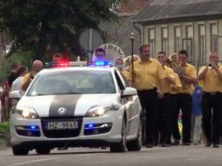 Aizputes TV: Aizputes svētku gājiens