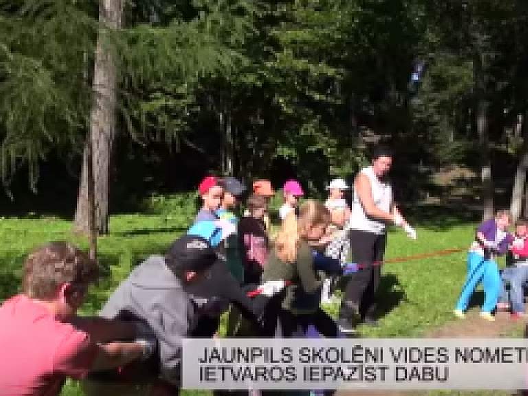 Latgales Reģionālā TV: Jaunpils skolēni vides nometnes ietvaros iepazīst dabu