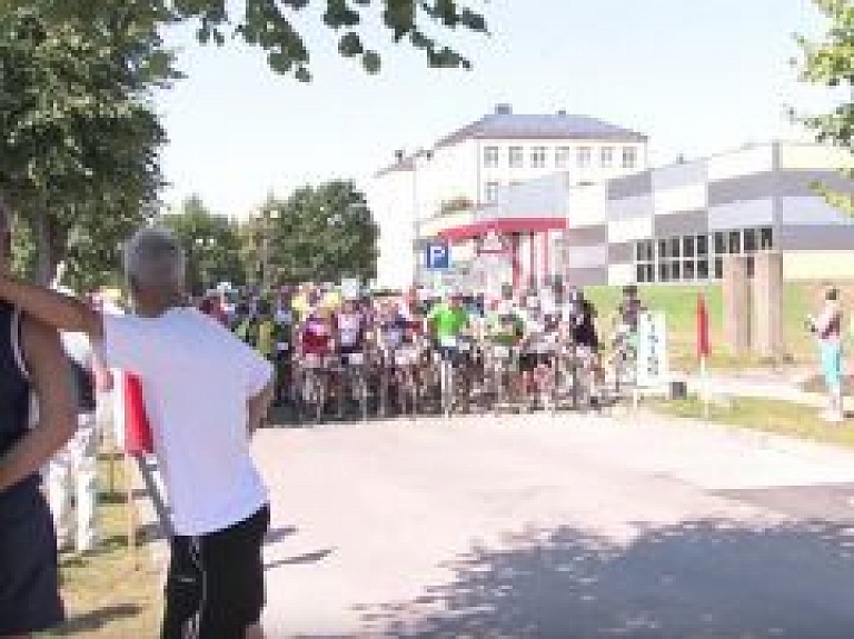 Latgales Reģionālā TV: Ilūkstē notiek 10.Heronim Lapkovska piemiņas velomaratons